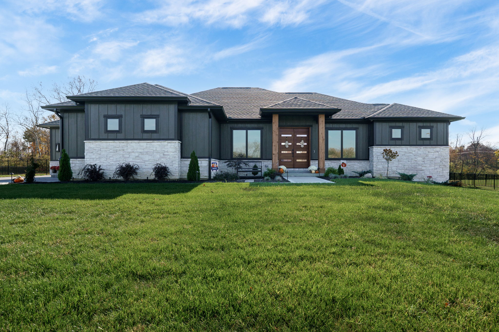 Luxury Custom Home Builder in Lebanon Ohio - exterior Luxury-Custom-Homes-in-Lebanon-Legendary-Way---bathroom